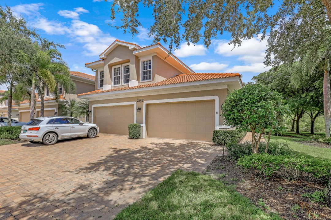 7842 Hawthorne Dr #1701, Naples, FL 34113