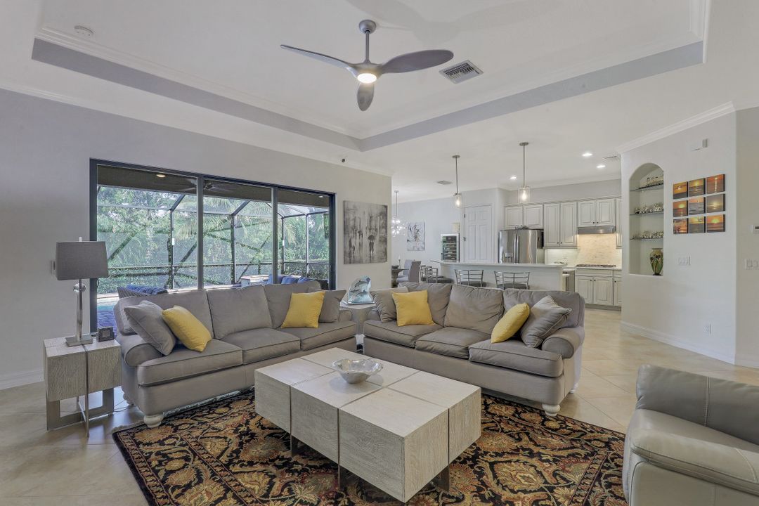 9336 Vercelli Ct, Naples, FL 34113