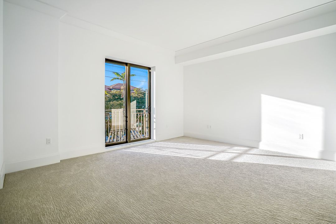 1035 3rd Ave S #105, Naples, FL 34102