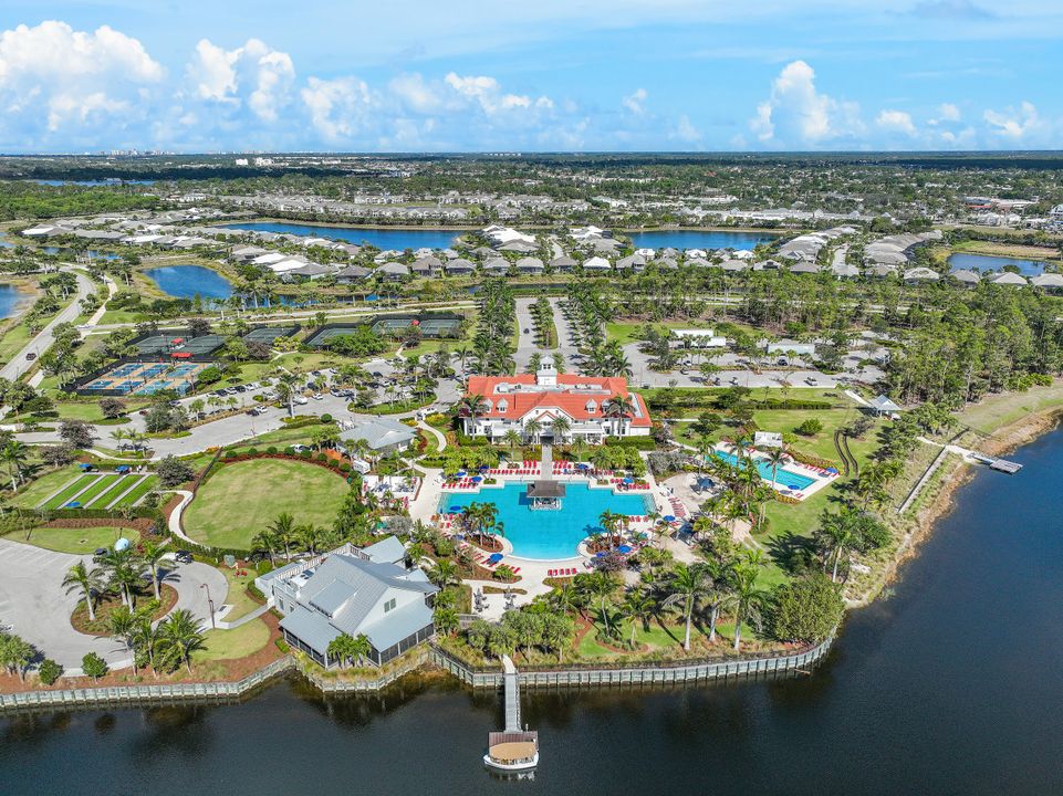 5570 Tobago Blvd, Naples, FL 34113