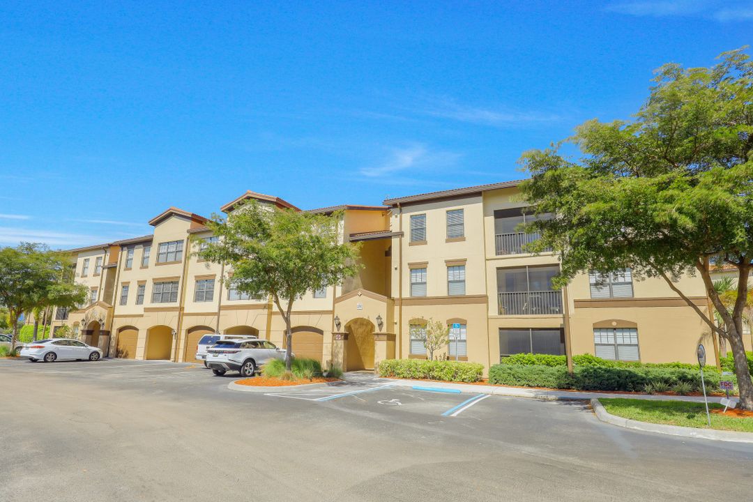 12990 Positano Cir #203, Naples, FL 34105