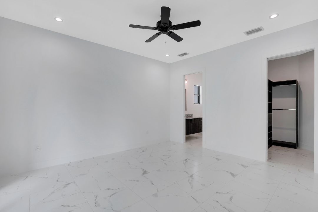 4064 Full Moon Ct, Naples, FL 34112