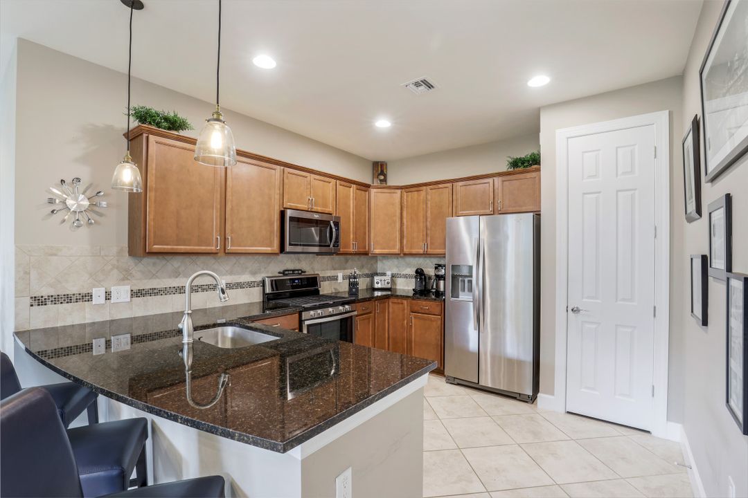 7594 Jacaranda Ln, Naples, FL 34114