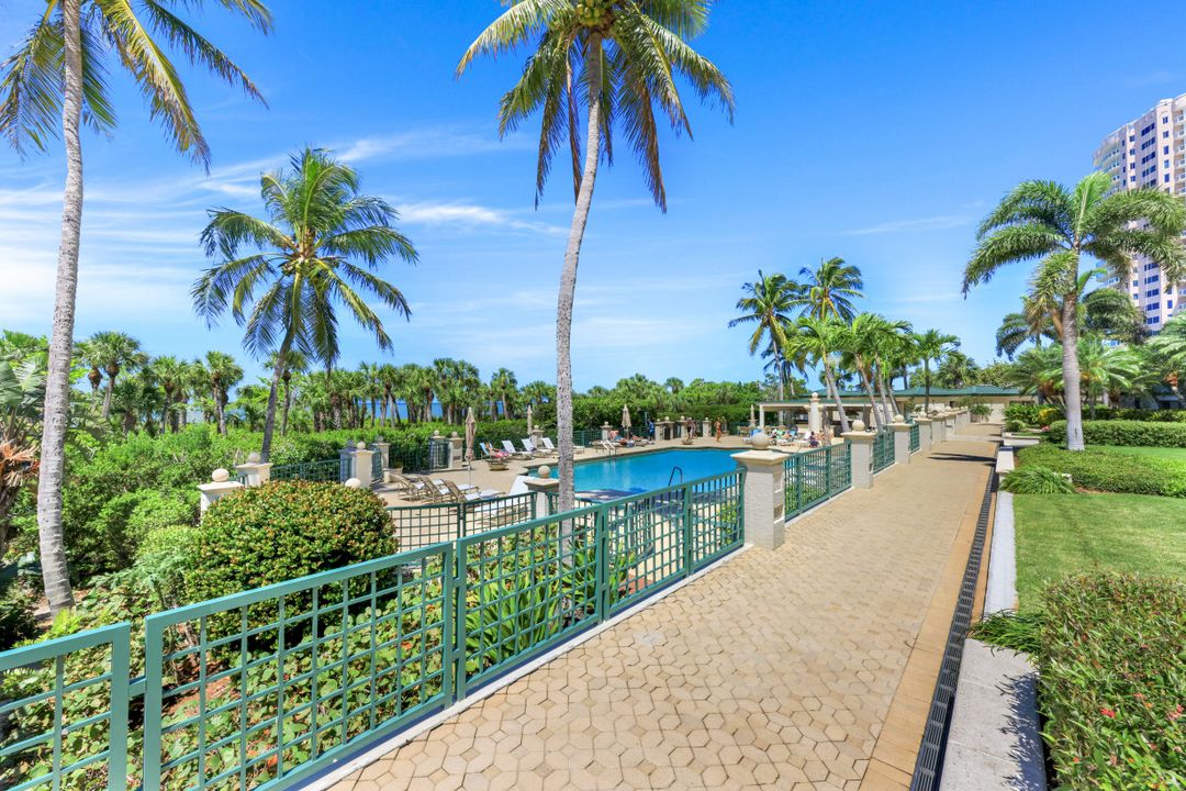 8171 Bay Colony Dr #1103, Naples, FL 34108
