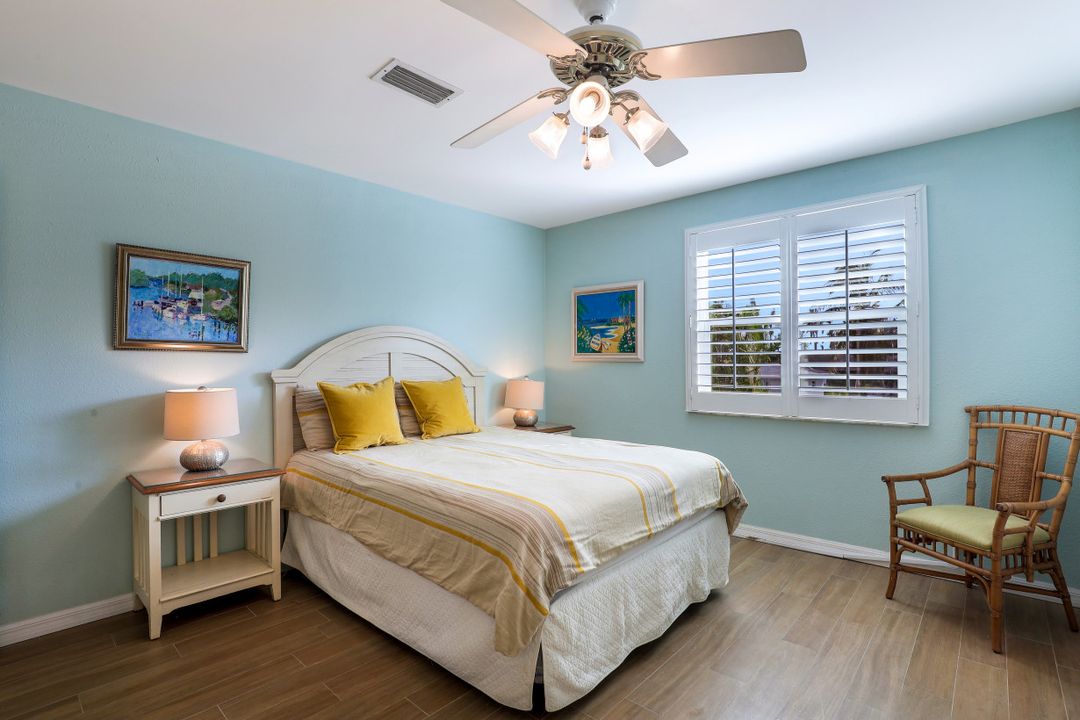 1030 Aqua Ln, Fort Myers, FL 33919