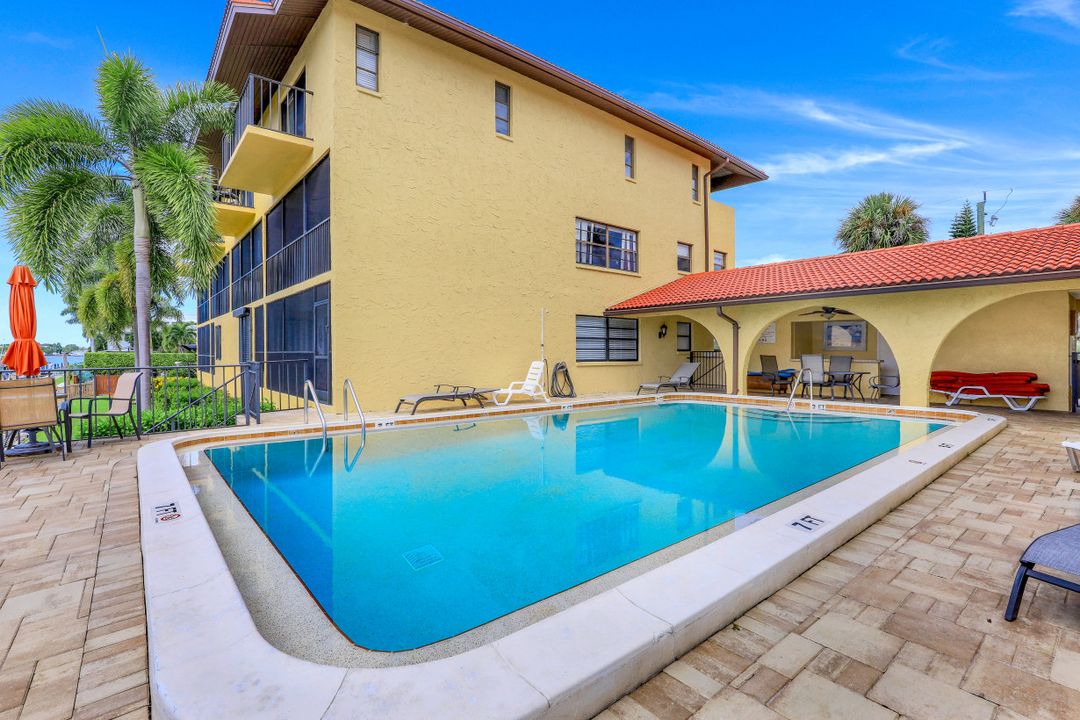 1400 Blue Point Ave #206, Naples, FL 34102