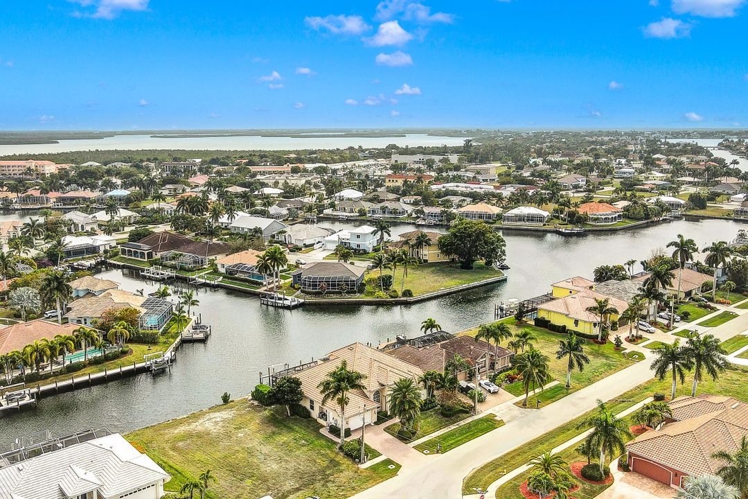 99 Gulfport Ct, Marco Island, FL 34145