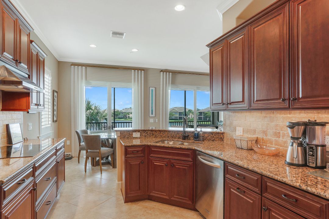 8787 Coastline Ct #201, Naples, FL 34120