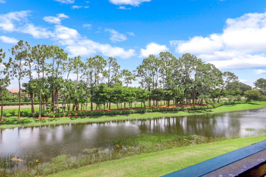 13545 Eagle Ridge Dr #826, Fort Myers, FL 33912