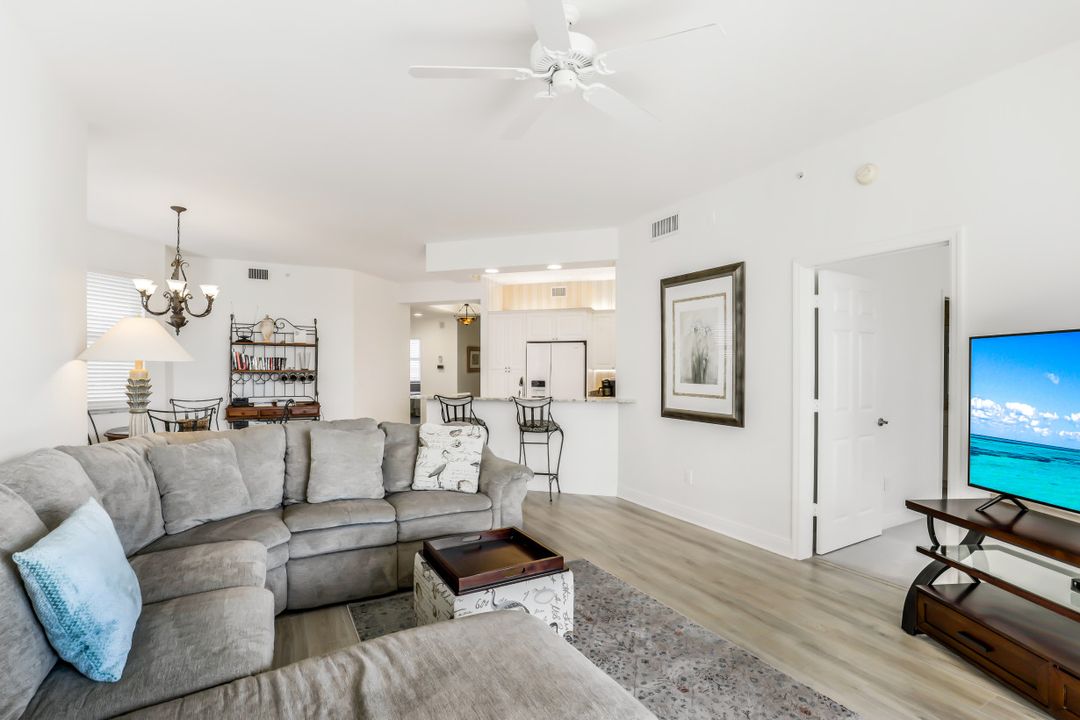 460 Launch Cir #304, Naples, FL 34108