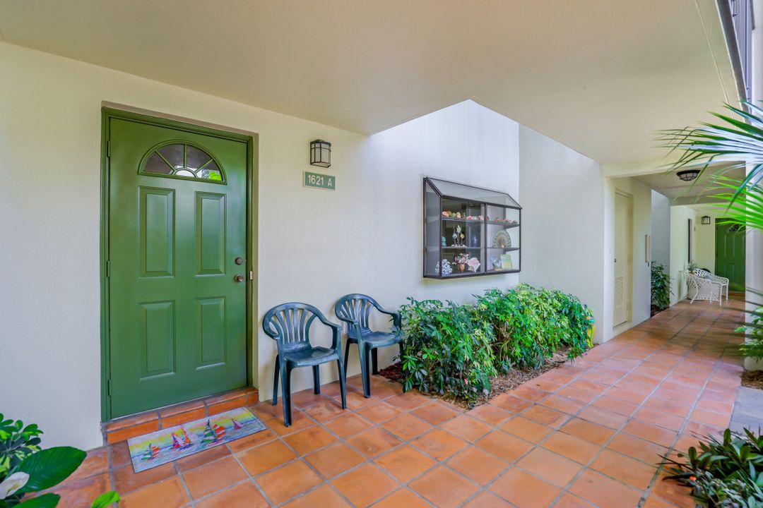 1621 Spoonbill Ln #A, Naples, FL 34105