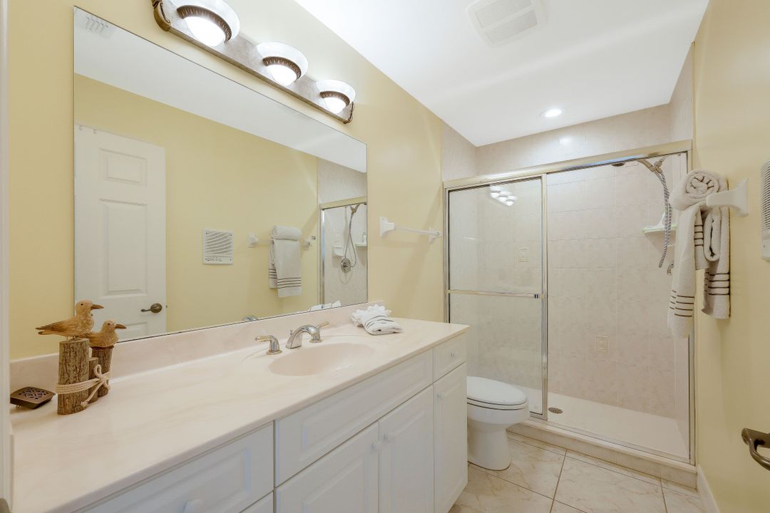 642 Coral Dr, Cape Coral, FL 33904