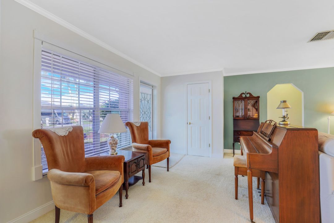 4933 SW 11th Ct, Cape Coral, FL 33914