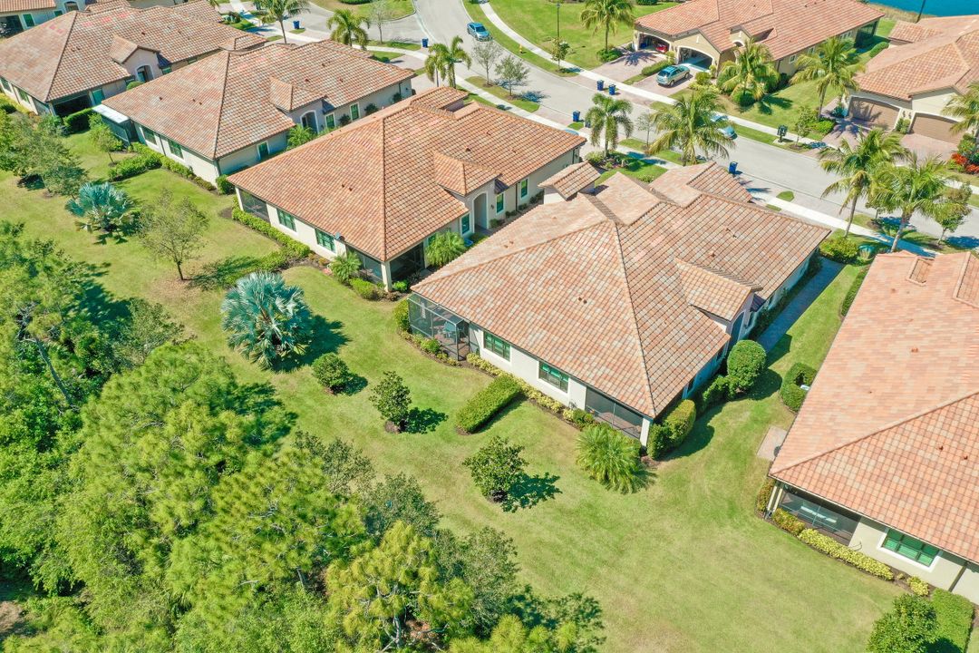 9181 Isla Bella Cir, Bonita Springs, FL 34135