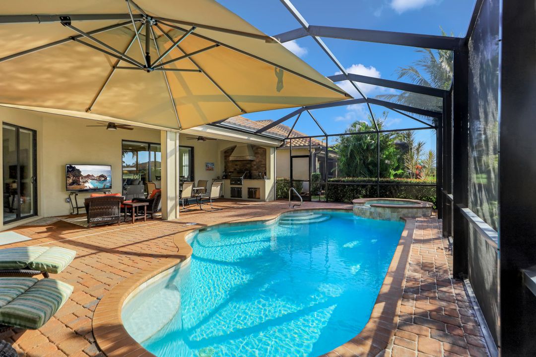 28600 Derry Ct, Bonita Springs, FL 34135