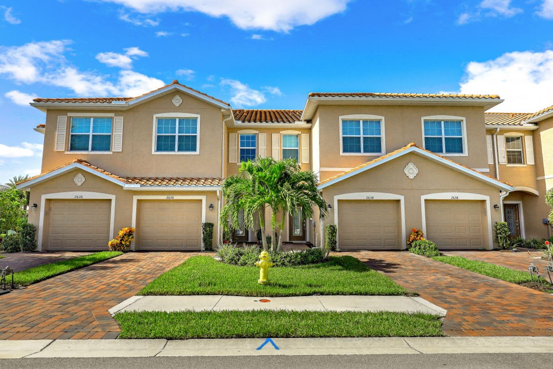 2630 Bloom Ln, Naples, FL 34120