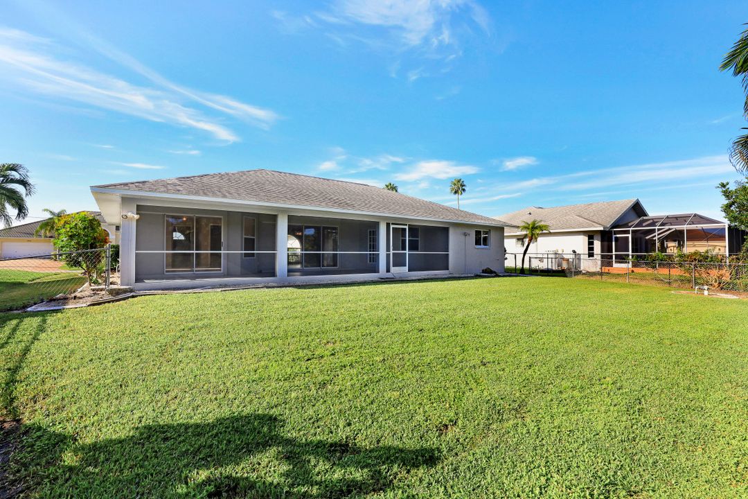 1923 SW 48th Ln, Cape Coral, FL 33914