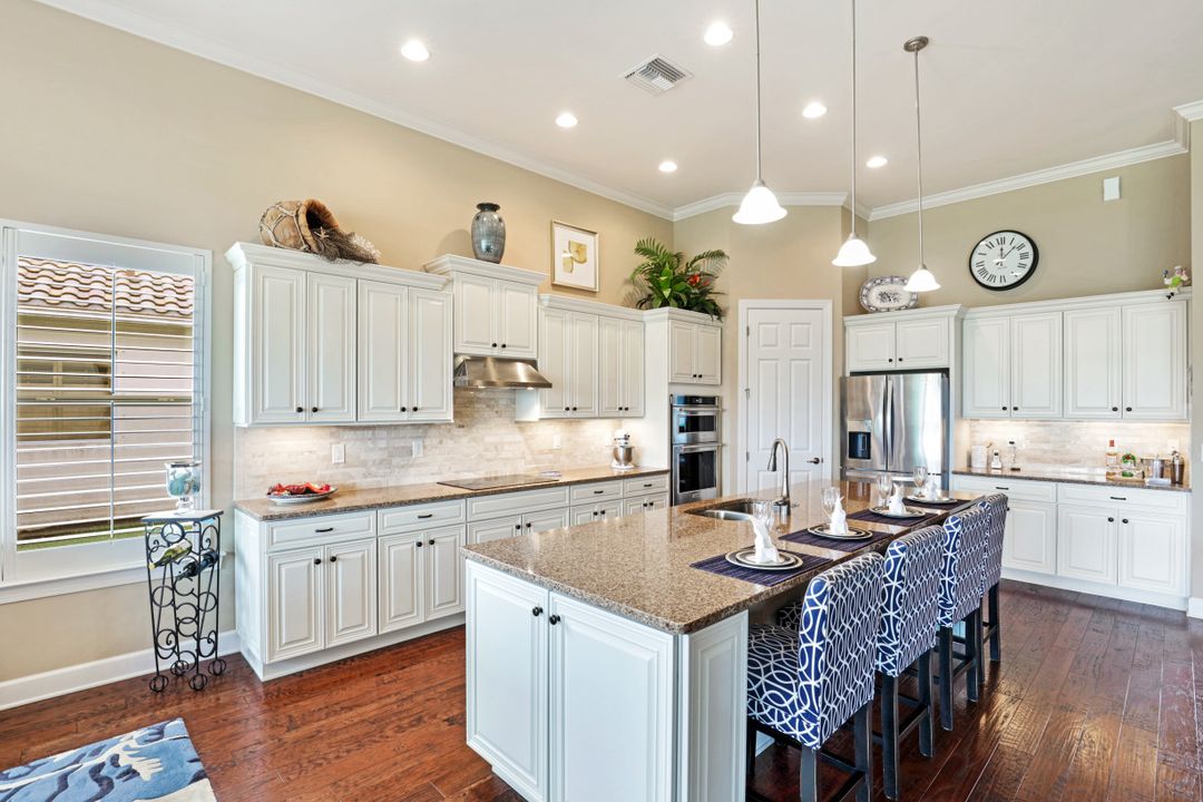 9364 Marble Stone Dr, Naples, FL 34120