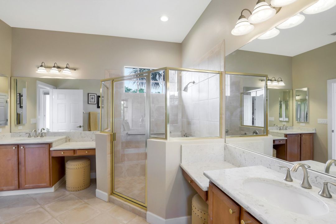 8902 Dartmoor Way, Fort Myers, FL 33908