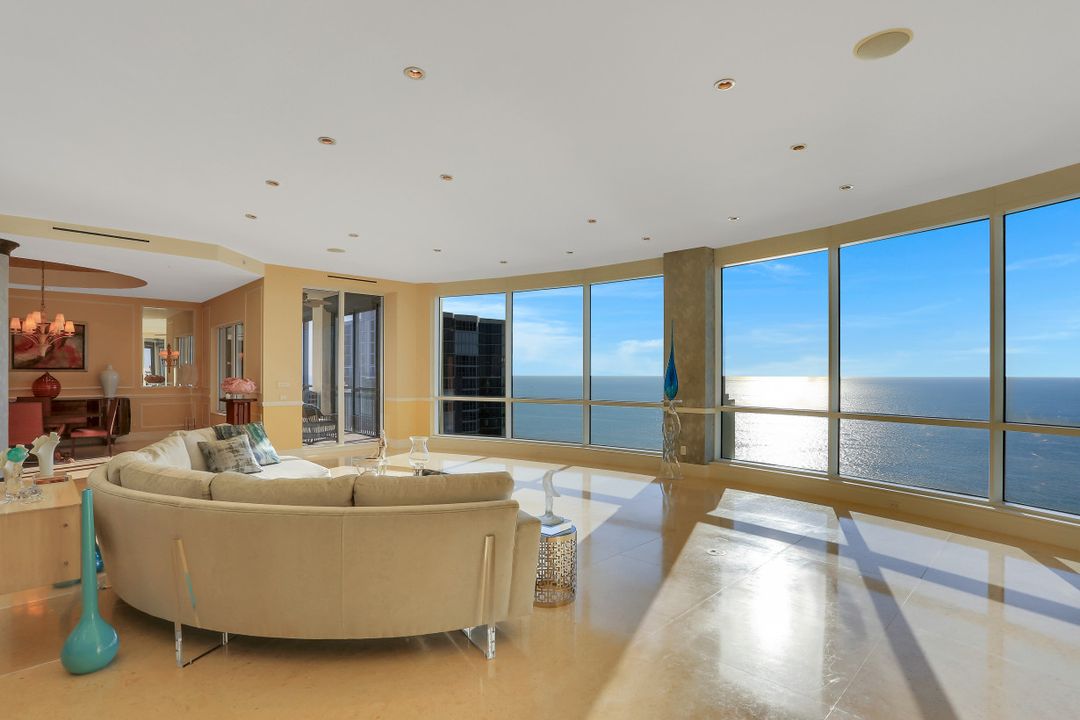 81 Seagate Dr #2001, Naples, FL 34103