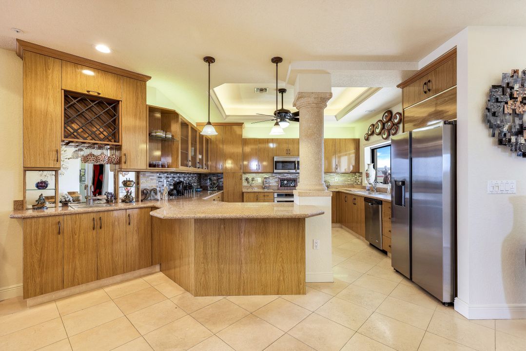 4019 SE 20th Pl #PH, Cape Coral, FL 33904