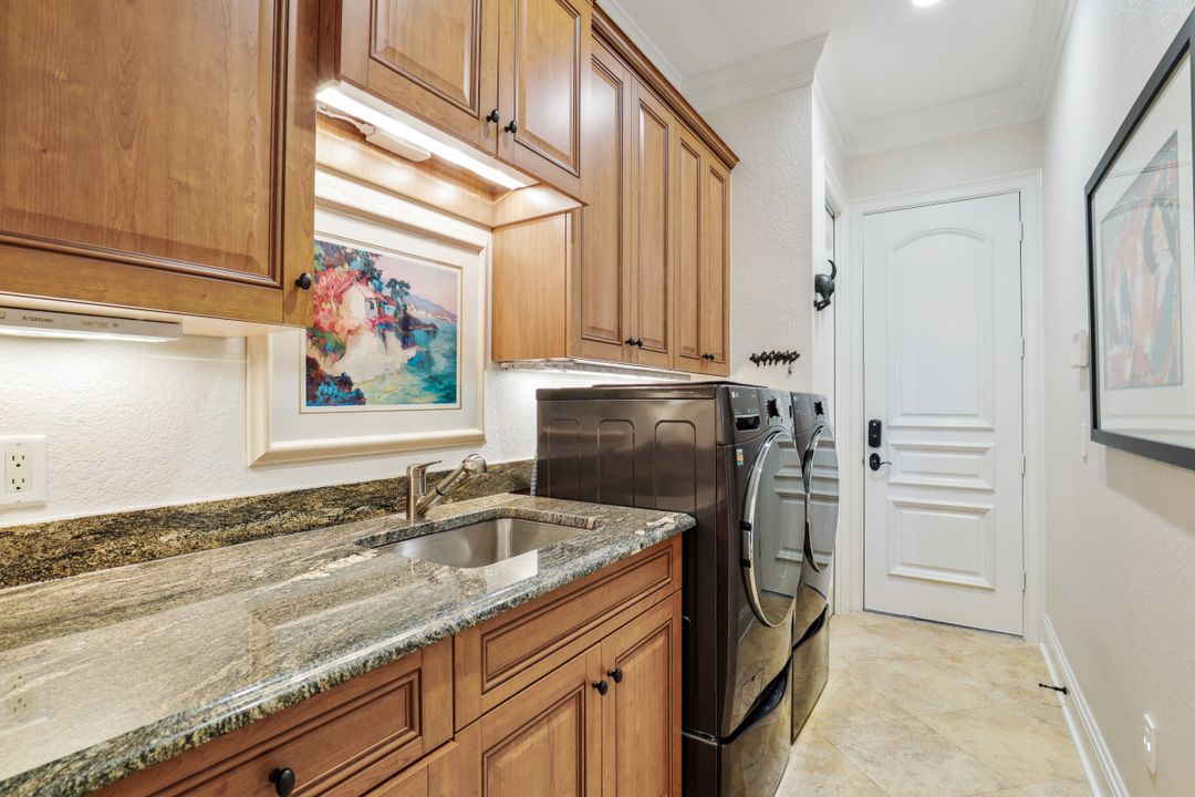 18000 Via Bellamare Ln, Miromar Lakes, FL 33913