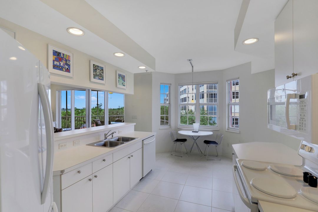269 Vintage Bay Dr #212, Marco Island, FL 34145