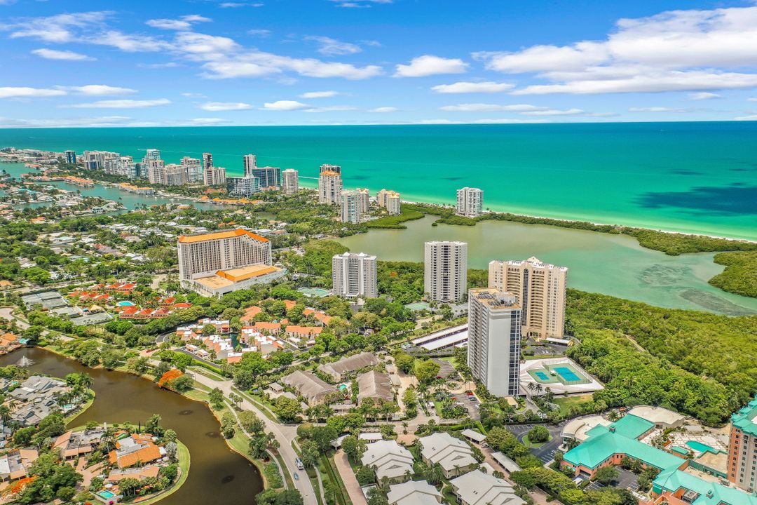 5601 Turtle Bay Dr #302, Naples, FL 34108