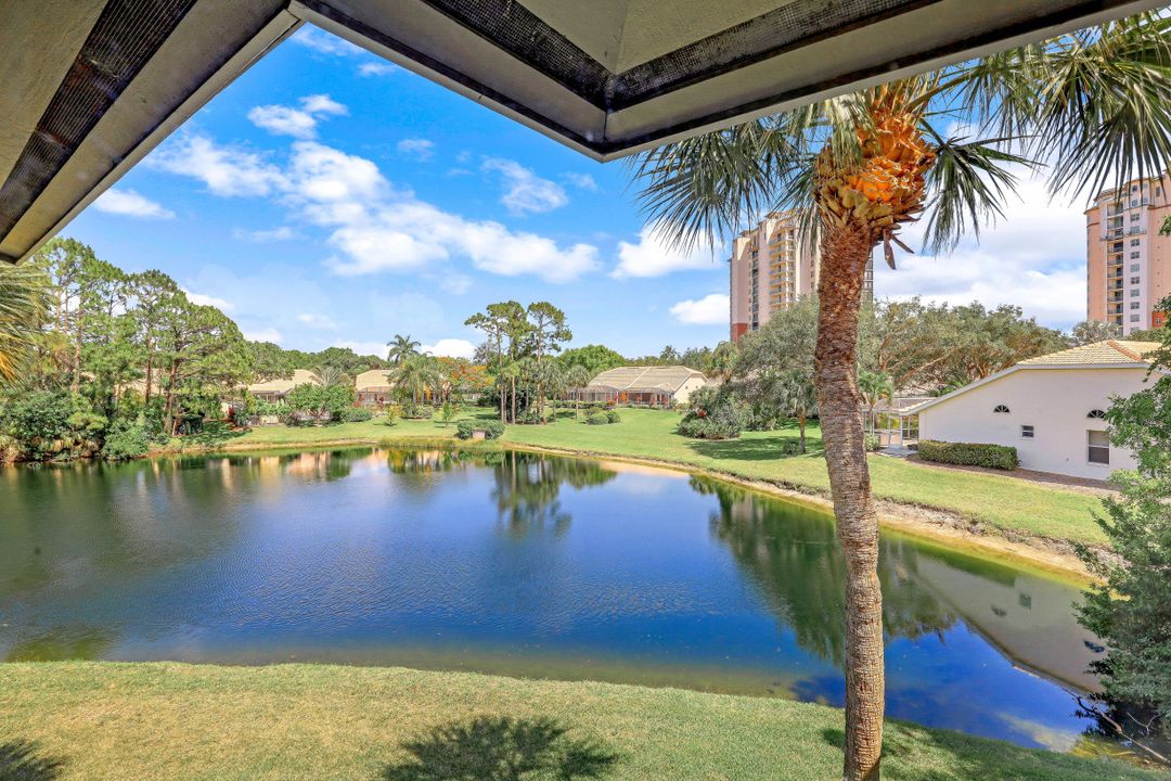 666 Wiggins Bay Dr #B-24, Naples, FL 34110