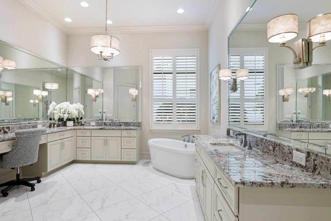 16459 Seneca Way, Naples, FL 34110