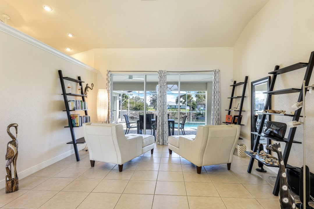 3317 SW 5th Pl, Cape Coral, FL 33914