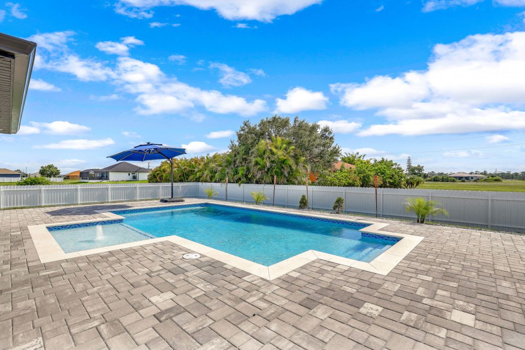 4020 NW 41st Pl, Cape Coral, FL 33993