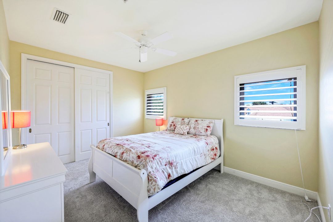 4800 Yacht Harbor Dr #822, Naples, FL 34112