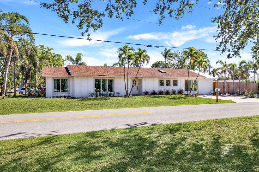 3722 10th St N, Naples, FL 34103