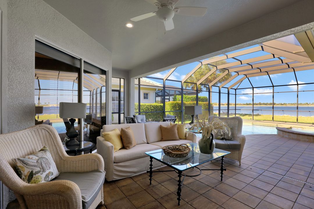 8761 Hideaway Harbor Ct, Naples, FL 34120