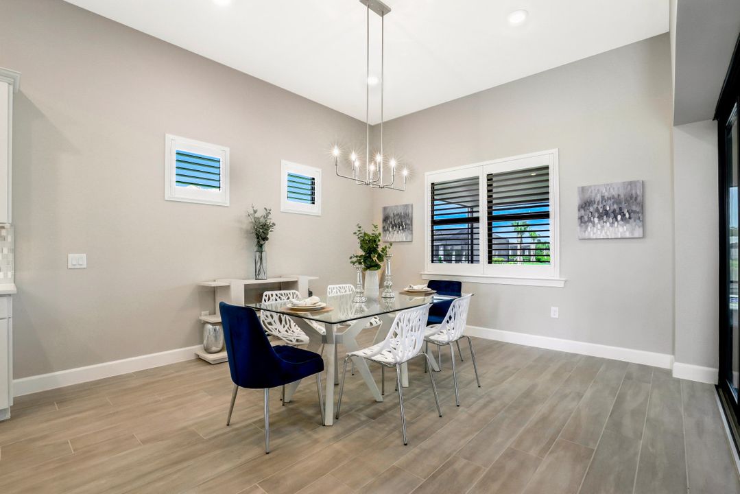 9765 Everglades Dr, Naples, FL 34120