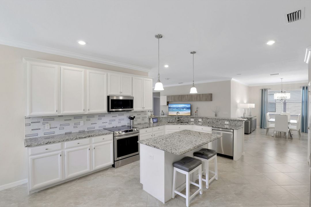 4580 Tamarind Way, Naples, FL 34119