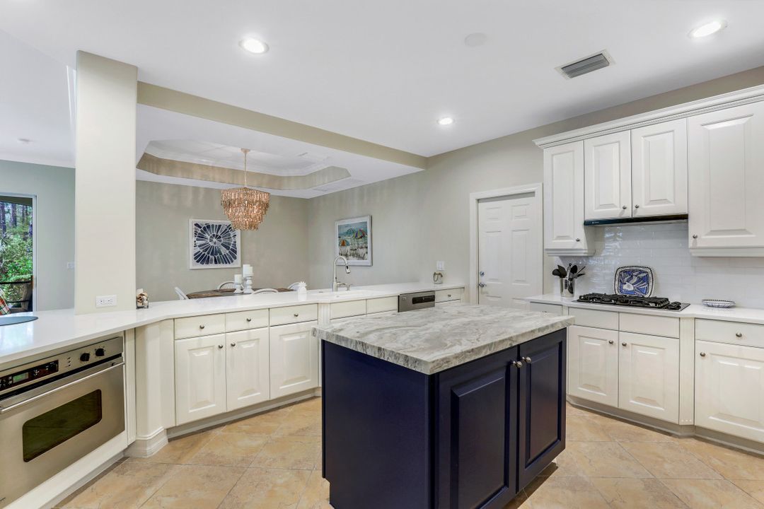 2882 Castillo Ct  #101, Naples, FL 34109