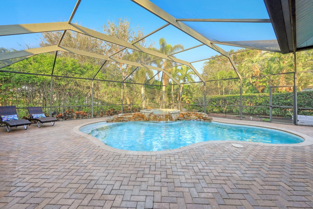 2047 Terrazzo Ln, Naples, FL 34104