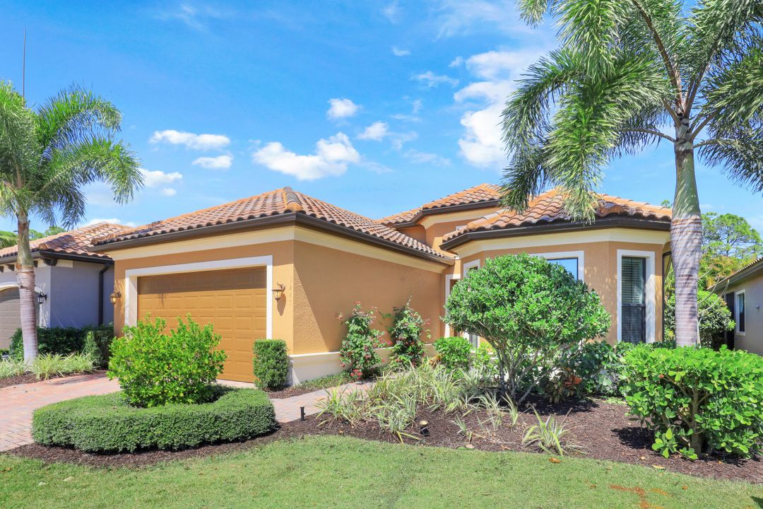 9247 Isla Bella Cir, Bonita Springs, FL 34135