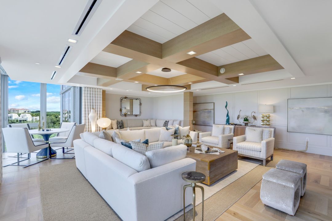 6897 Grenadier Blvd #504, Naples, FL 34108