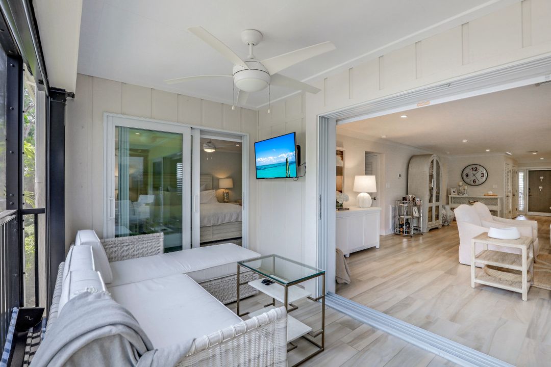 225 5th Ave S #104, Naples, FL 34102