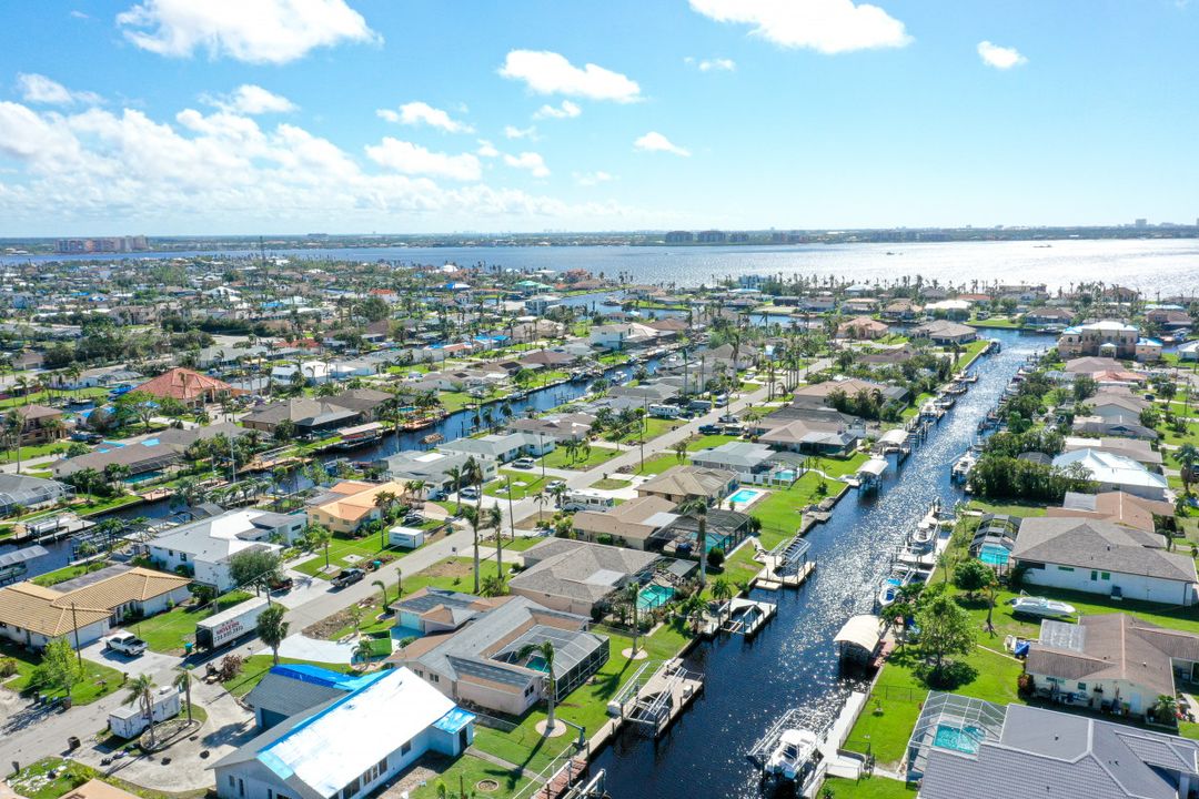 5328 Delano Ct, Cape Coral, FL 33904