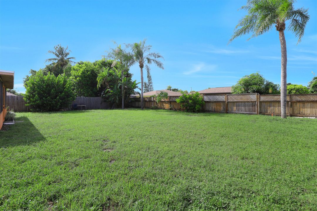 1213 SE 36th St, Cape Coral, FL 33904