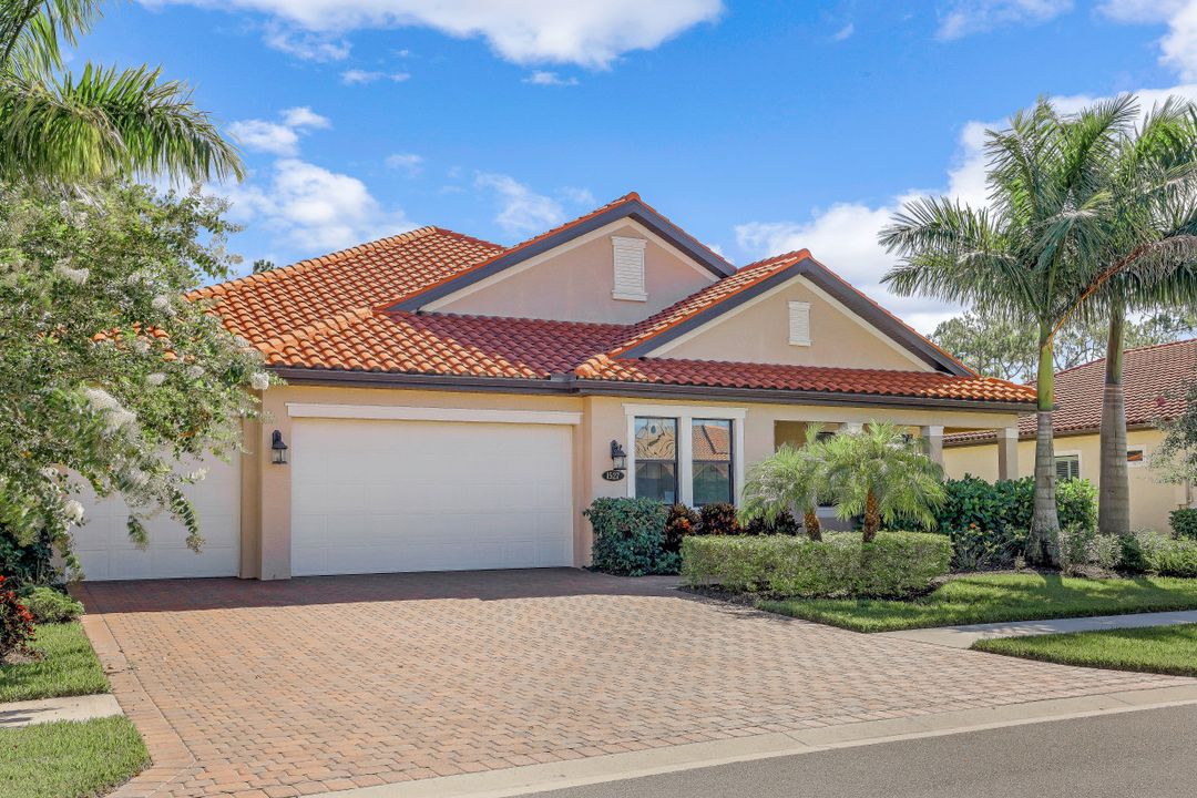 1527 Mockingbird Dr, Naples, FL 34120