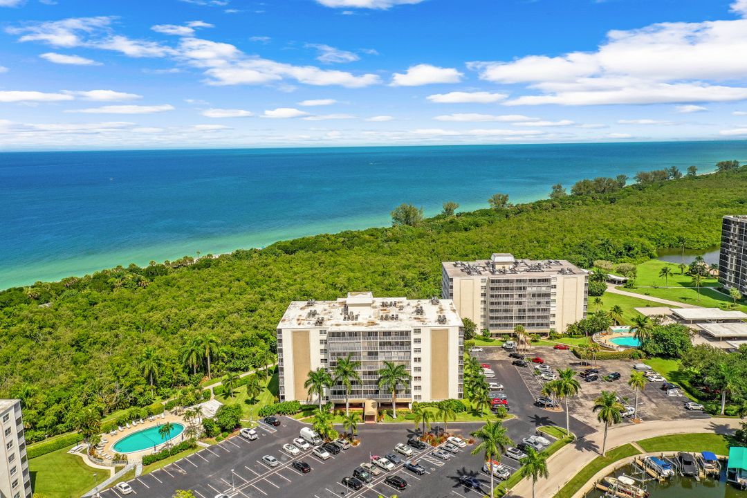 3 Bluebill Ave #512, Naples, FL 34108