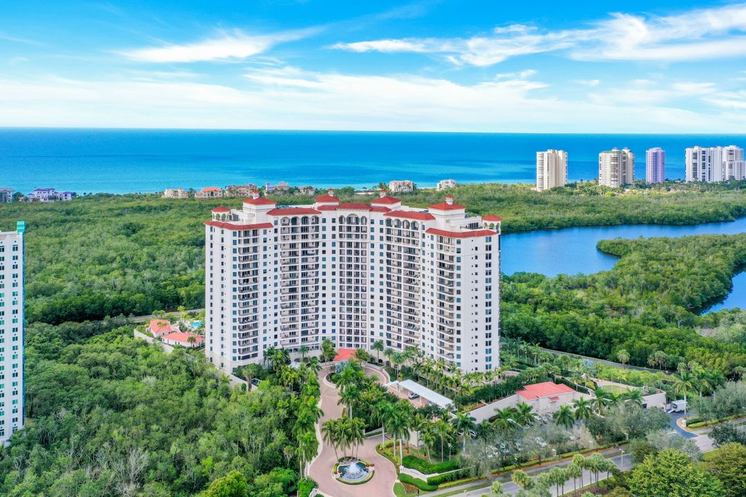 7575 Pelican Bay Blvd #1705, Naples, FL 34108