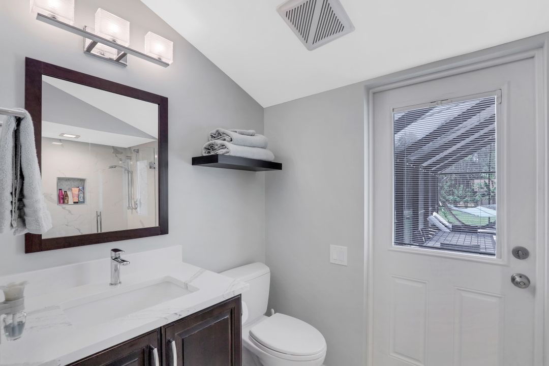 6060 Autumn Oaks Ln, Naples, FL 34119