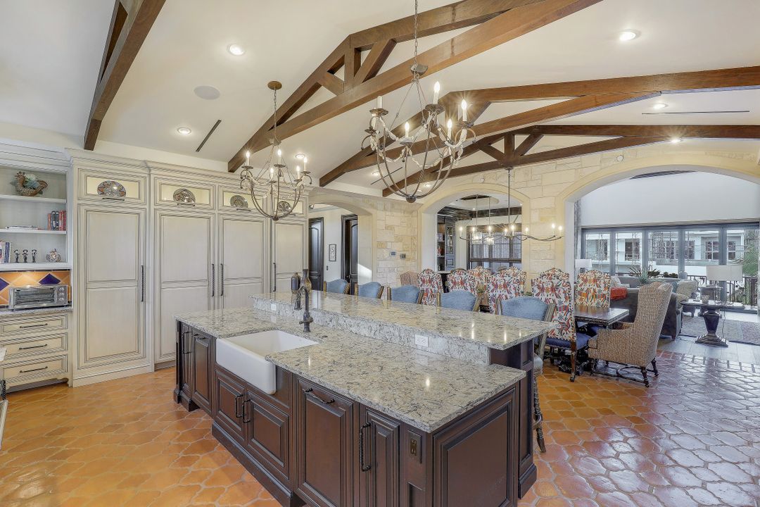 10080 Gulf Shore Dr, Naples, FL 34108