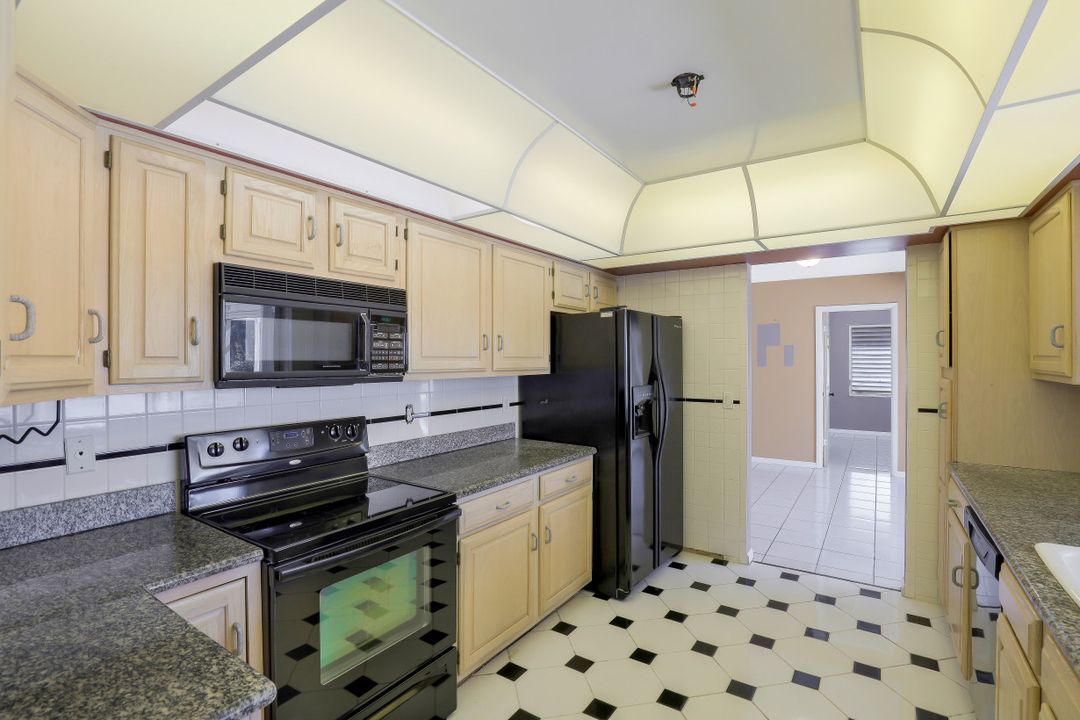 418 Yellowbird St, Marco Island, FL 34145